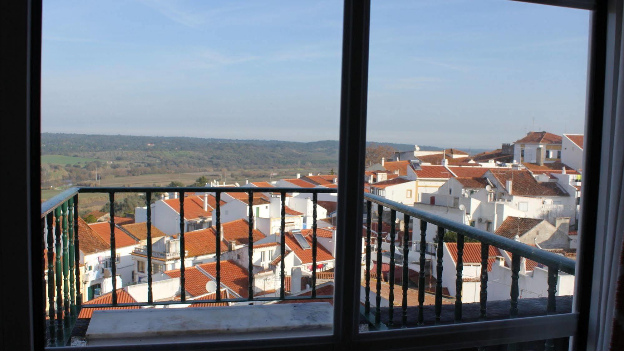 Hotel Solar Dos Lilases Mora Esterno foto