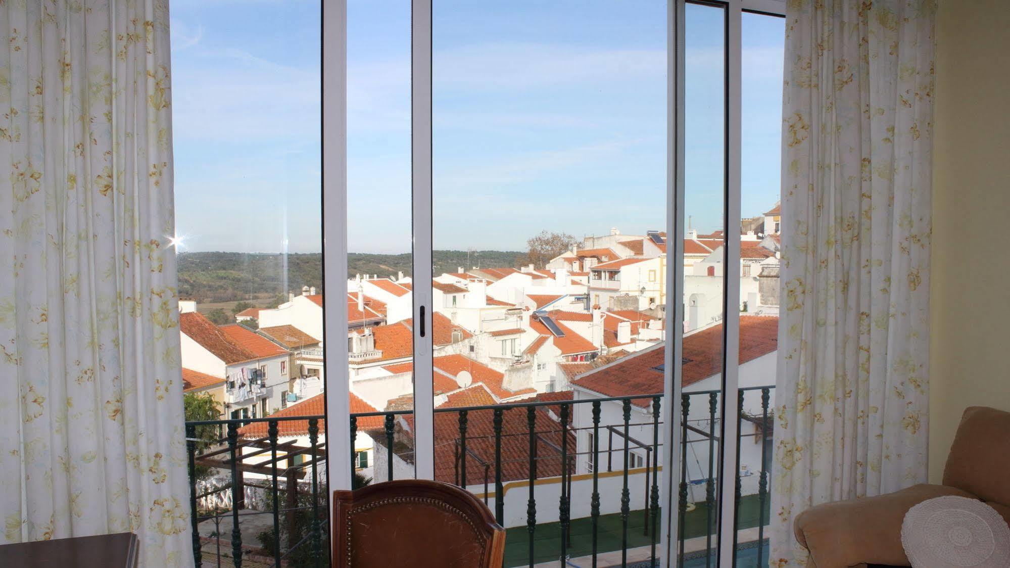 Hotel Solar Dos Lilases Mora Esterno foto